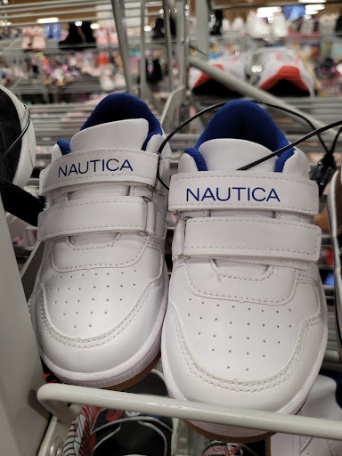 Clothing Store «Burlington Coat Factory», reviews and photos, 533 S Broad St, Meriden, CT 06450, USA