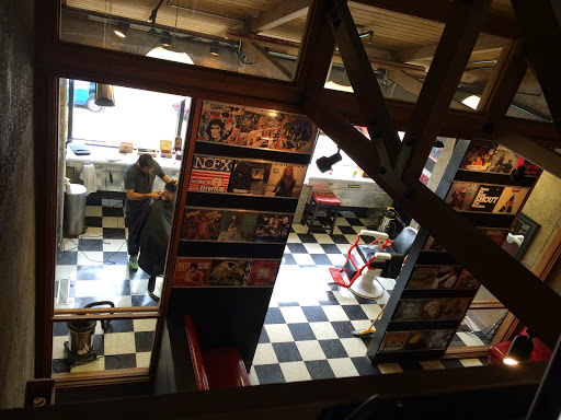 Barber Shop «Analog Barbershop», reviews and photos, 860 Olive St, Eugene, OR 97401, USA
