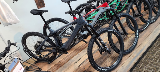 Bicycle Store «Jenson USA Bicycles», reviews and photos, 2410 Wardlow Rd, Corona, CA 92880, USA