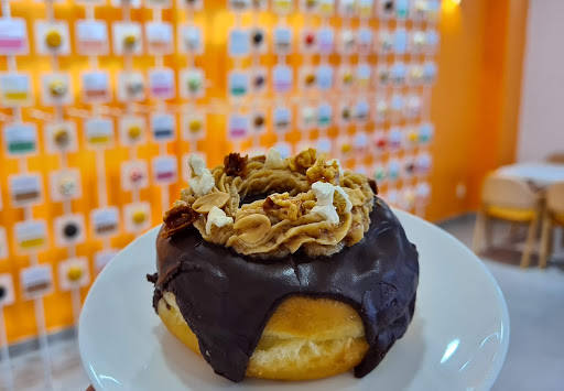 Dosh Doughnuts & Coffee 152-154 Võ Văn Kiệt