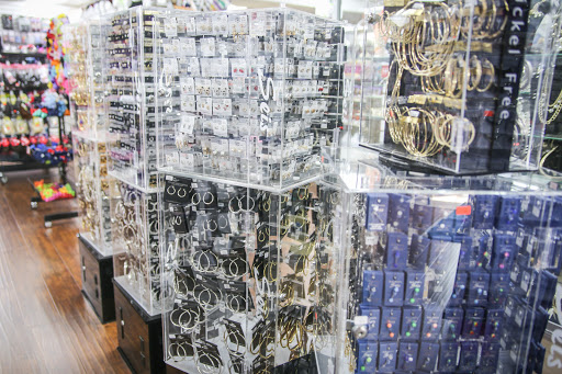 Beauty Supply Store «Top Hair Plus Beauty Supply», reviews and photos, 7290 Franklin Blvd # A, Sacramento, CA 95823, USA