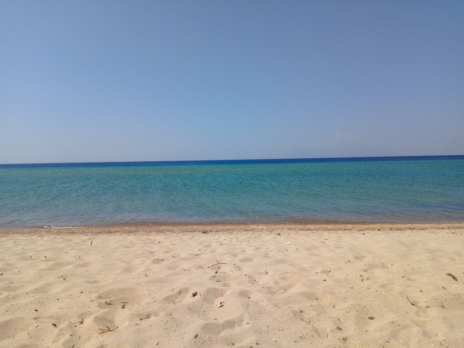 Photo of Enez beach with turquoise pure water surface