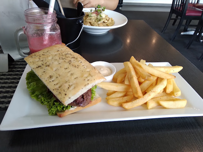 Cafe 34 Restaurant and Bar - Restaurant
