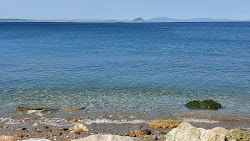 Playa Belyounech'in fotoğrafı dağlarla çevrili