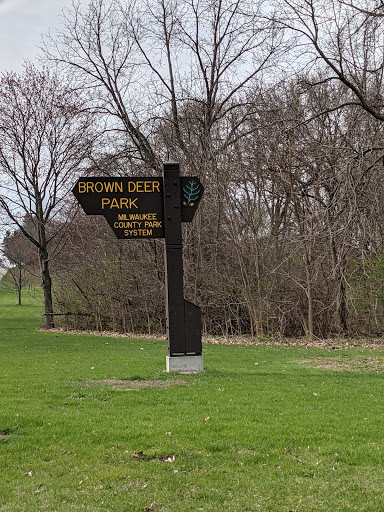 Golf Course «Brown Deer Park Golf Course», reviews and photos, 7625 N Range Line Rd, Glendale, WI 53209, USA