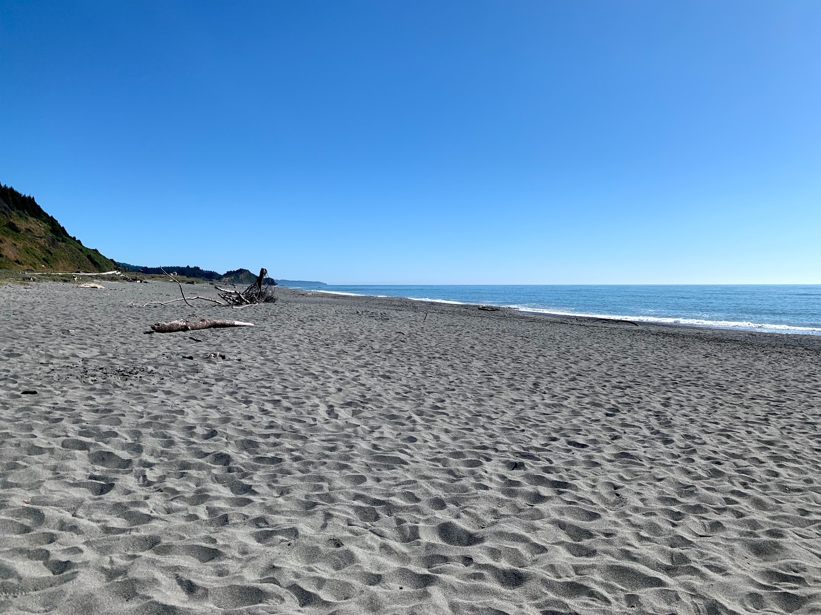 Foto de Orick Beach con arena beige superficie
