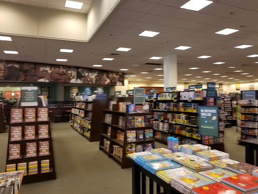 Book Store «Barnes & Noble», reviews and photos, 300 Indian Lake Blvd, Hendersonville, TN 37075, USA