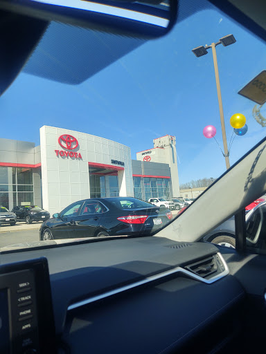 Car Dealer «Colonial Toyota», reviews and photos, 550 George Washington Hwy, Smithfield, RI 02917, USA