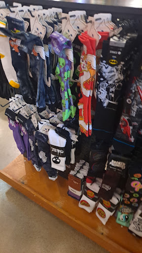 Clothing Store «Zumiez», reviews and photos, 30001 White Bear Ave #2012, Maplewood, MN 55109, USA