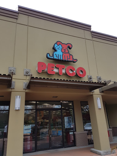 Pet Supply Store «Petco Animal Supplies», reviews and photos, 975 NW Gilman Blvd E, Issaquah, WA 98027, USA