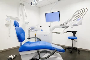 Clínica Dental Salomó | Clínica Dental en la Sagrera | Dentista en la Sagrera image