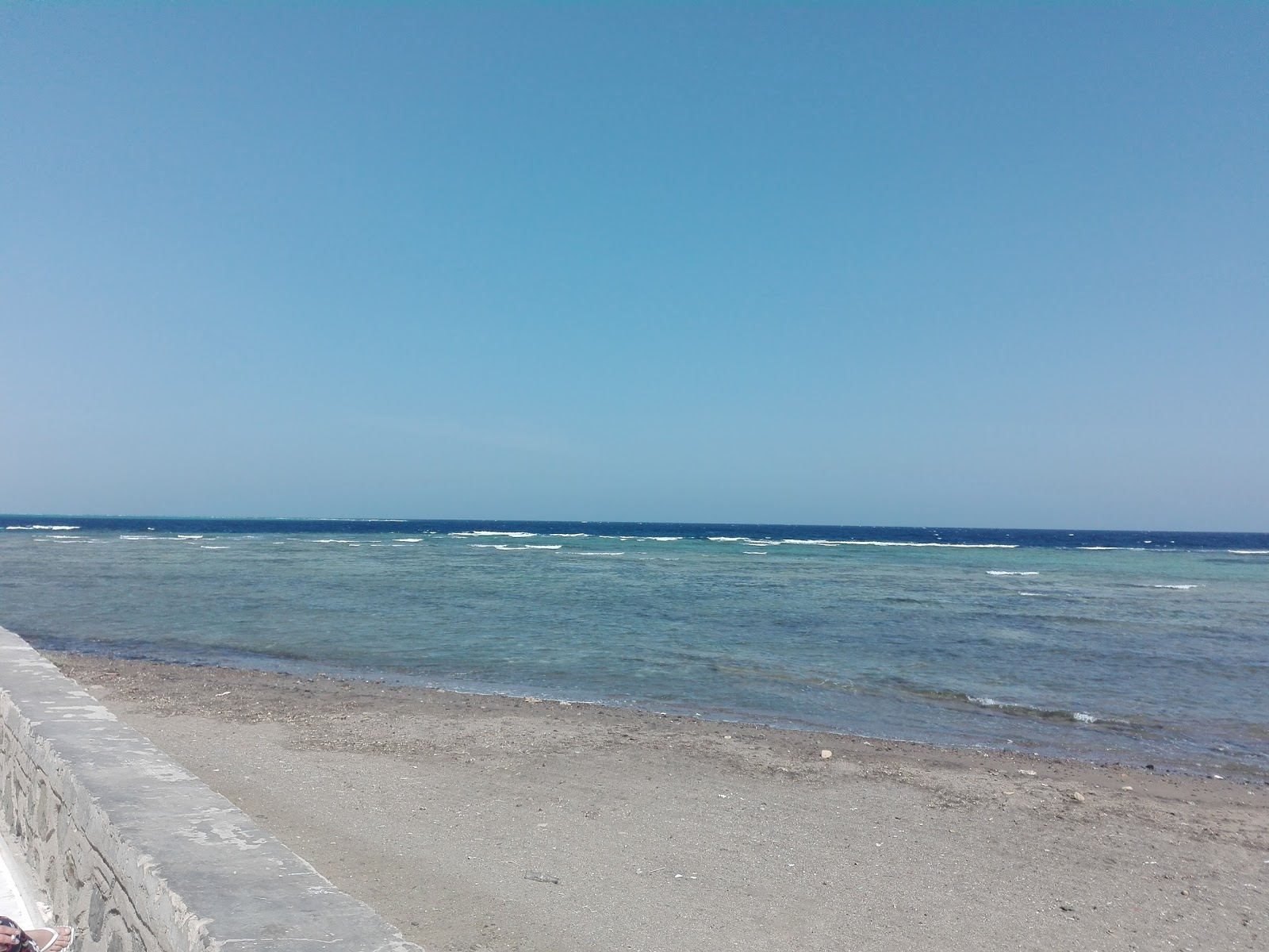 Foto de Marsa Alam beach com água cristalina superfície