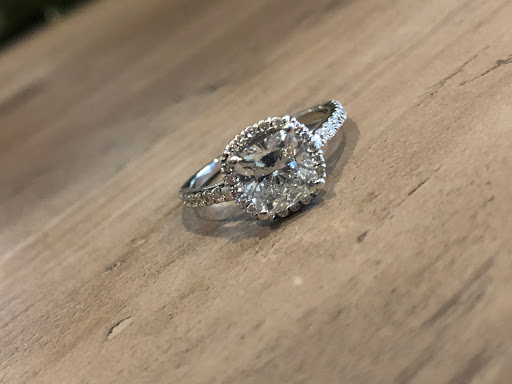 Jewelry Buyer «A-1 Jewelry & Coin Buyers», reviews and photos, 1827 W Irving Park Rd, Chicago, IL 60613, USA