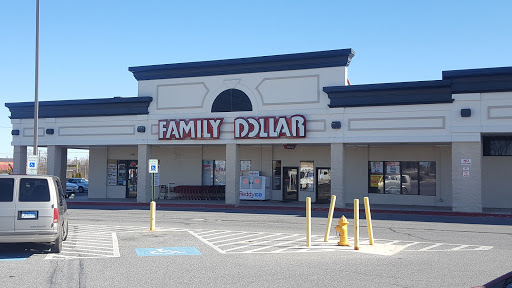 FAMILY DOLLAR, 520 E Baltimore St, Taneytown, MD 21787, USA, 
