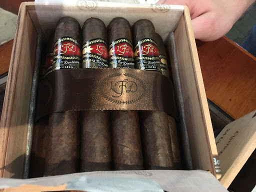 Tobacco Shop «Up Down Cigar», reviews and photos, 1550 N Wells St, Chicago, IL 60610, USA