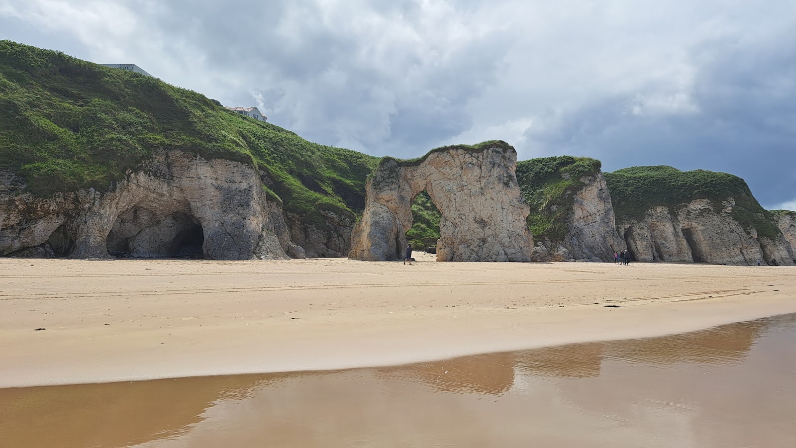 Whiterocks Beach'in fotoğrafı - rahatlamayı sevenler arasında popüler bir yer