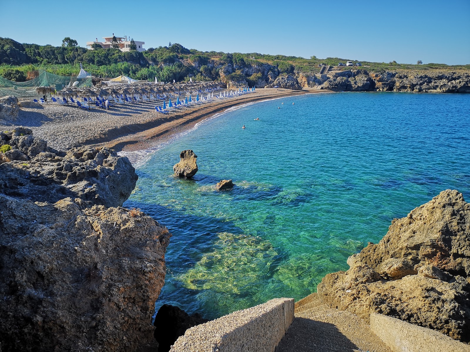 Foto von Paralia Stomio mit kleine bucht