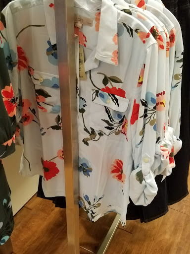 Shopping Mall «The Shops at Valley Square», reviews and photos, 1501 N Main St #200, Warrington, PA 18976, USA