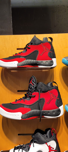 Shoe Store «Finish Line», reviews and photos, 2801 Wilma Rudolph Blvd #895, Clarksville, TN 37040, USA