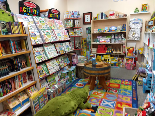 Book Store «Riverwalk Books», reviews and photos, 116 E Woodin Ave, Chelan, WA 98816, USA