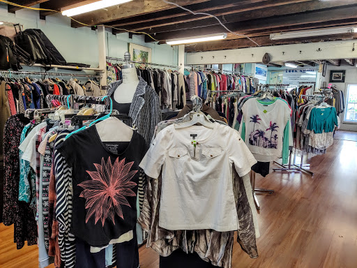 Thrift Store «Prevention of Blindness Society Look Again Resale Shop», reviews and photos, 900 King St, Alexandria, VA 22314, USA