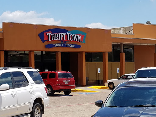 Thrift Store «Thrift Town», reviews and photos, 1516 S Westmoreland Rd, Dallas, TX 75211, USA