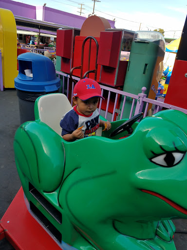 Shopping Mall «Los Amigos Mall», reviews and photos, 307 E Jefferson Blvd, Los Angeles, CA 90011, USA