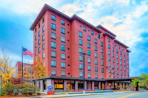 Hampton Inn & Suites Pittsburgh-Downtown image