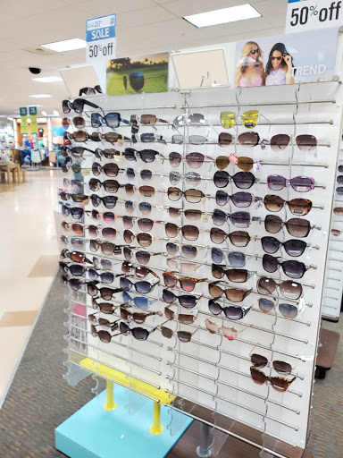 Clothing Store «Bealls Department Store», reviews and photos, 204 E Eau Gallie Blvd, Indian Harbour Beach, FL 32937, USA