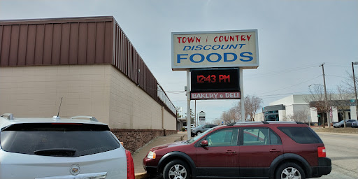 Grocery Store «Town & Country Supermarket», reviews and photos, 102 Main St, Gainesville, MO 65655, USA