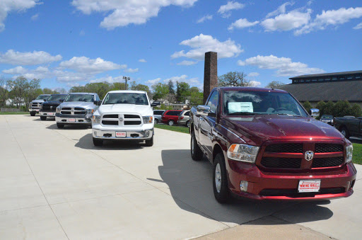 Used Car Dealer «Wayne Hall Chrysler Jeep Dodge», reviews and photos, 507 E Main St, Anamosa, IA 52205, USA