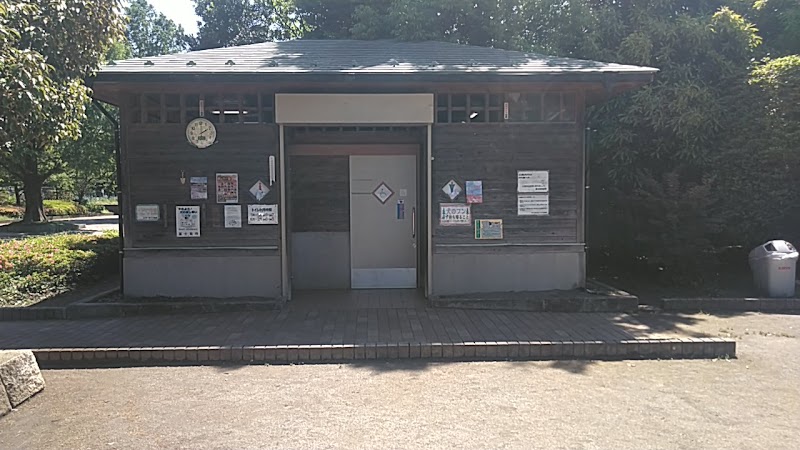 山崎公園公衆トイレ