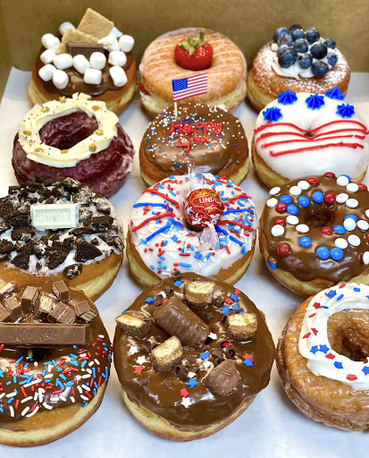 Donut Shop «Donut King», reviews and photos, 411 Middle St, Weymouth, MA 02189, USA