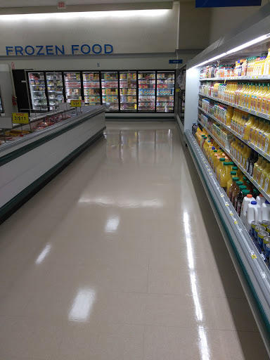 Grocery Store «Schnucks», reviews and photos, 6083 Mid Rivers Mall Dr, St Charles, MO 63304, USA