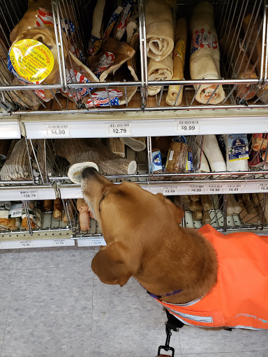 Pet Supply Store «Pet Food Warehouse, Ltd.», reviews and photos, 2455 Shelburne Rd, Shelburne, VT 05482, USA