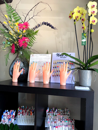 Nail Salon «AZ Tip & Toes Nails and Spa», reviews and photos, 15425 S 48th St # 106, Phoenix, AZ 85044, USA