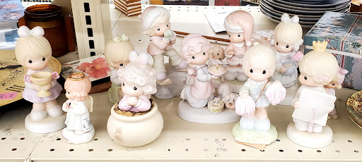 Thrift Store «Arc Thrift Store», reviews and photos, 1830 W Uintah St, Colorado Springs, CO 80904, USA