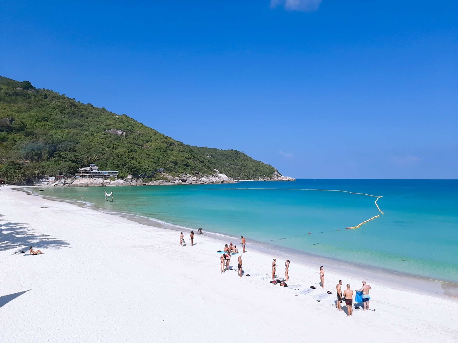 Foto van Haad Rin Strand met turquoise puur water oppervlakte