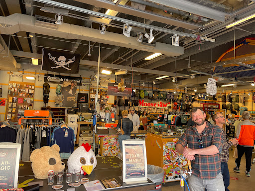 Outdoor Sports Store «Moosejaw», reviews and photos, 439 W 47th St, Kansas City, MO 64112, USA