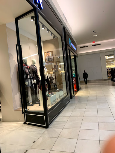 Shopping Mall «Fashion Outlets of Chicago», reviews and photos, 5220 Fashion Outlets Way, Rosemont, IL 60018, USA