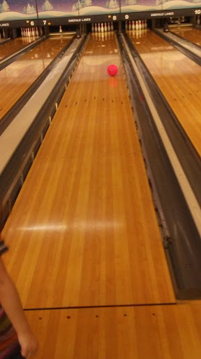 Bowling Alley «Emerald Lanes», reviews and photos, 140 Oakway Rd, Eugene, OR 97401, USA