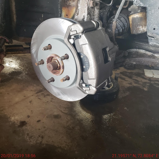 Auto Repair Shop «Lumpp & Sons Inc», reviews and photos, 670 Vandustrial Dr #5, Westmont, IL 60559, USA