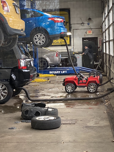 Auto Repair Shop «Rad Air Complete Car Care and Tire Centers», reviews and photos, 27051 Detroit Ave, Westlake, OH 44145, USA