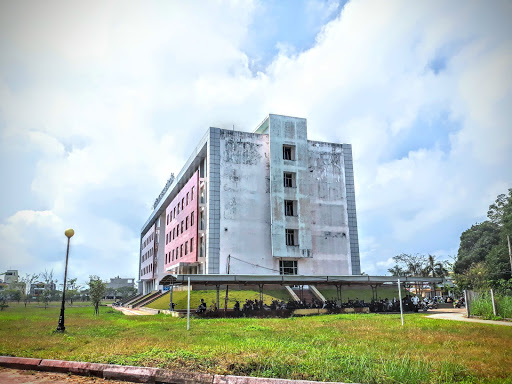 Trường Đại Học Phạm Văn Đồng