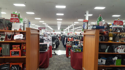 Clothing Store «Burlington Coat Factory», reviews and photos, 8320 S Cicero Ave, Burbank, IL 60459, USA