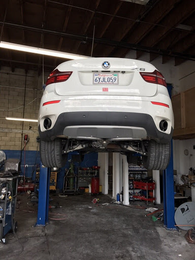 Muffler Technician image