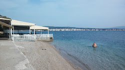 Neraida beach'in fotoğrafı geniş ile birlikte