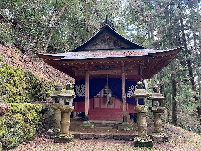 龍蔵寺の愛宕堂