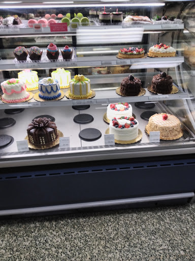 Supermarket «Publix Super Market at Country Club Plaza», reviews and photos, 18496 NW 67th Ave, Hialeah, FL 33015, USA