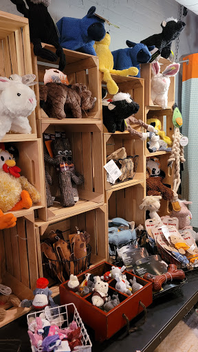 Pet Supply Store «3 Dogs 1 Cat», reviews and photos, 2472 Riopelle St, Detroit, MI 48207, USA